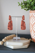 Load image into Gallery viewer, Retro shag floral danglles